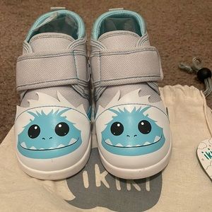 Ikiki walking shoes size 9 like new